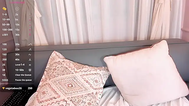 แชท XXX สดของ alison_ferrera_