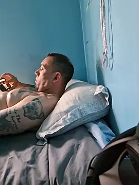 Pokazy przed kamerką – Brandon23xxxgb