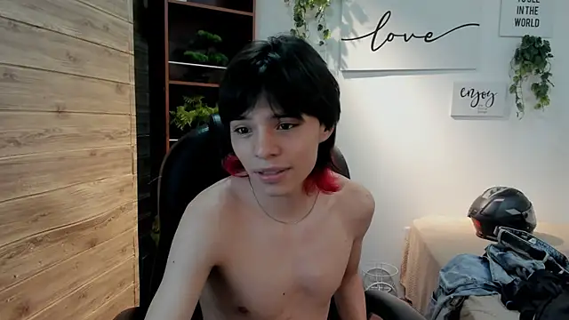coby_cum Adlı Modelin Canlı XXX Sohbeti