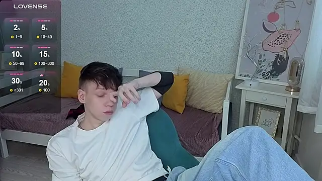 Show modela EliotMars na web-kameri