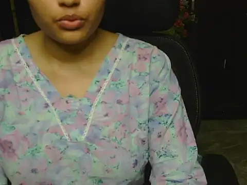 Its-akeera Chat XXX in diretta