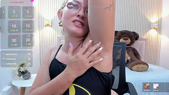 halaaa_1's Live XXX Chat