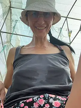MilffantasyX Webcam show