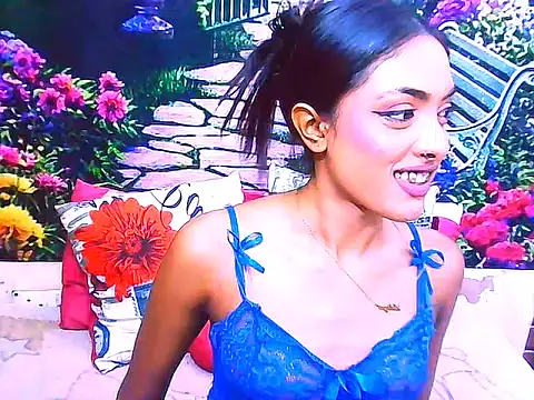 IndianPretty14u2Luv Live XXX Chat