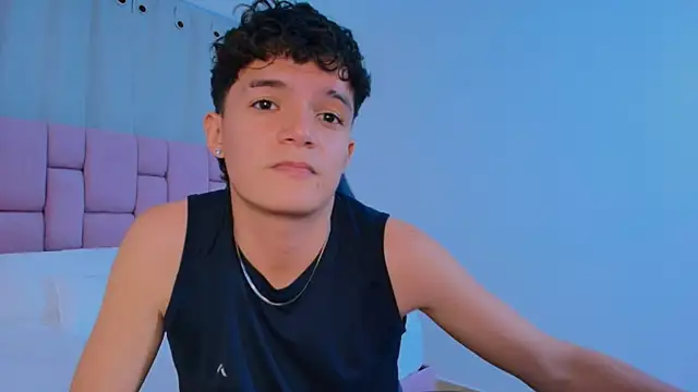Онлайн чат XXX Luca_Voss
