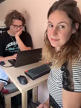 ancouple90s' Live XXX Chat
