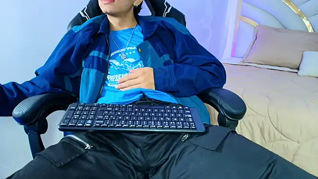 Czat XXX na żywo – Milo_Storm