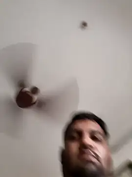 vinay_smalldickn Webbikameraesitys