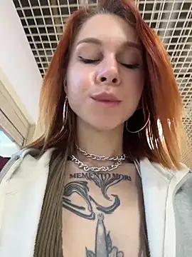 RosieSecret: διαδικτυακό σόου στην κάμερα