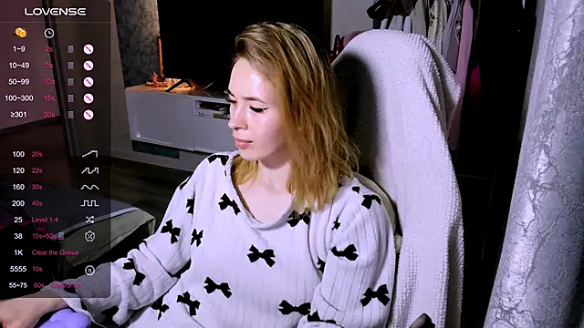 ZoyaMill's Live XXX Chat