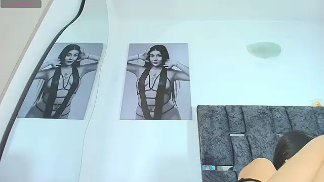 Natasharuso élő XXX-chatje
