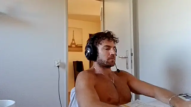 Chat XXX en directo de alpha-hunk