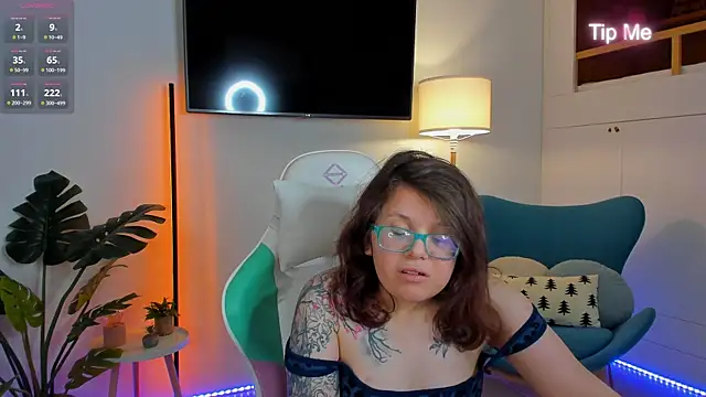 Ariell_Mini 现场XXX聊天