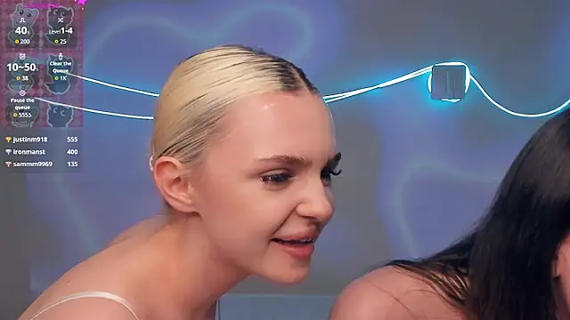 JuliannPaysour Show in webcam