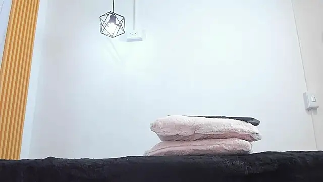 LucianaValenti Chat XXX live