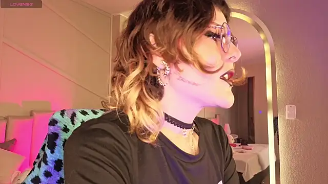Rossiee_huntt Webcamshow