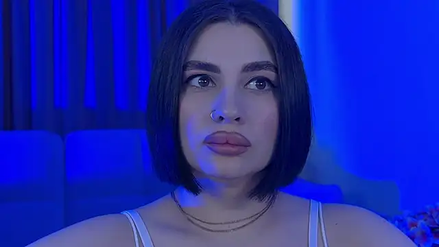 AdrianaToress élő XXX-chatje