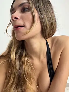 cuteluci_ élő XXX-chatje