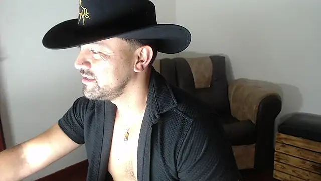AlejoMoretti webcam show