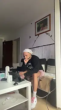 Show modela Mohdollmen na web-kameri