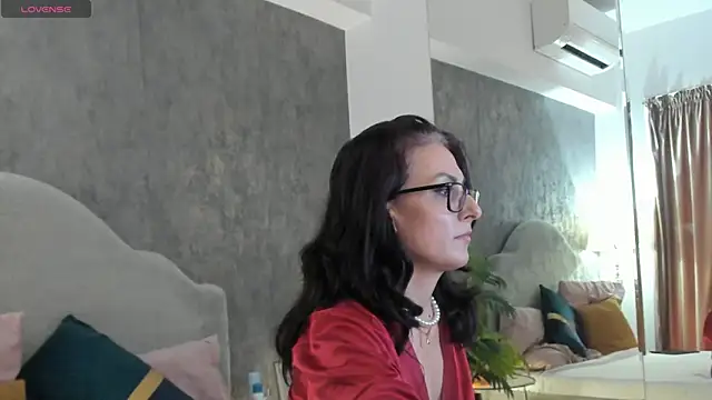 LisaCroftn Live XXX chat