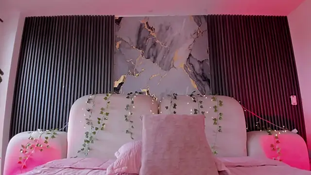 Živý XXX chat CarolineFyre