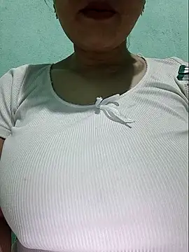 Shine_Mai élő XXX-chatje