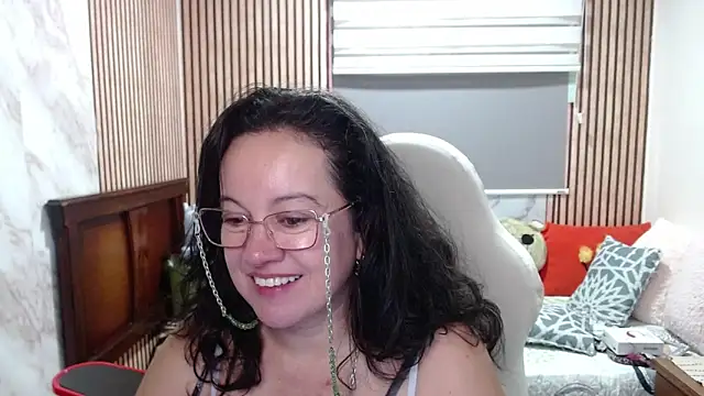Sonialorens_ élő XXX-chatje