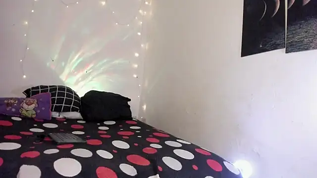 chloe_kisses: απευθείας συνομιλία ΧΧΧ
