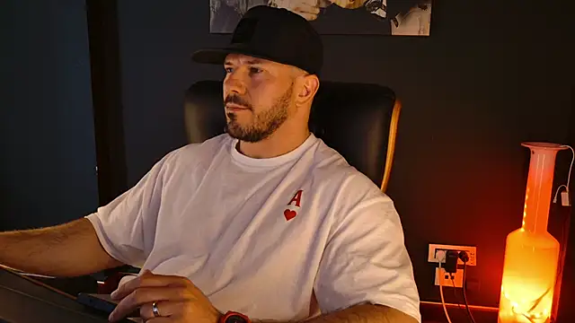 Chat +18 de AngeloEric ao vivo