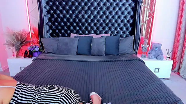 Rebecca_Diamond Adlı Modelin Canlı XXX Sohbeti