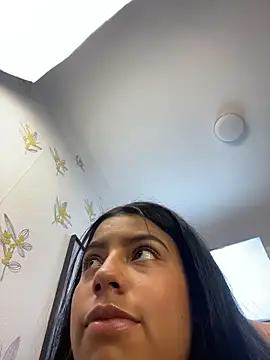 Laia_white élő XXX-chatje