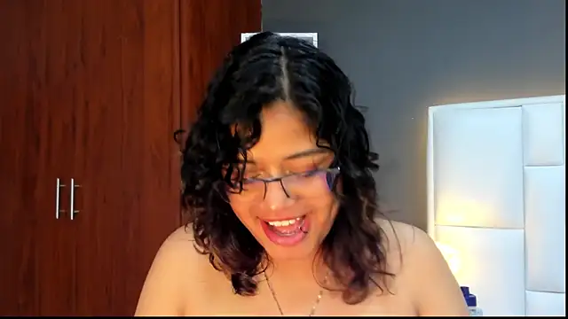 yeral2017's Live XXX Chat