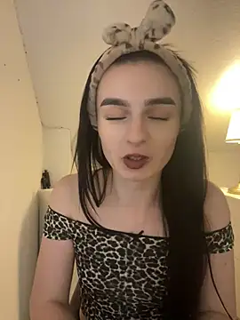AdelinaAlia Pertunjukan Webcam