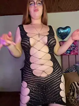 CoraVibes élő XXX-chatje