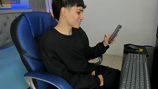 SamBlack_ Live XXX-chat