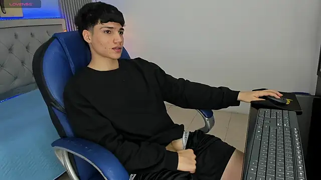 Pokazy przed kamerką – SamBlack_