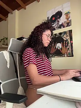 GabriSaenz's Live XXX Chat