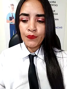 MAYE__13 – Naživo XXX chat