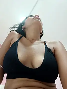 _Saraa- Chat XXX in diretta