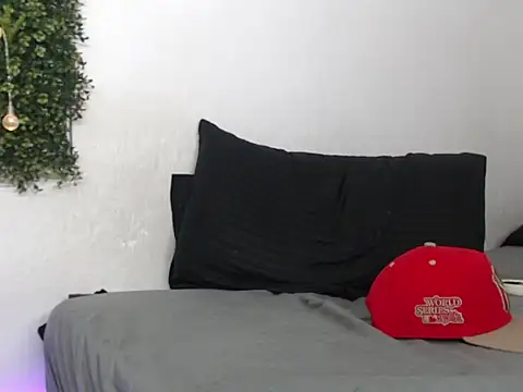 CherryH0ttie's Live XXX Chat