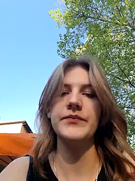 XXX chat uživo modela mooniekiss