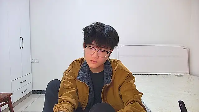 KK-cuteboy 即時 XXX 聊天