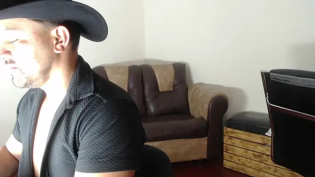 AlejoMoretti Webcam Show