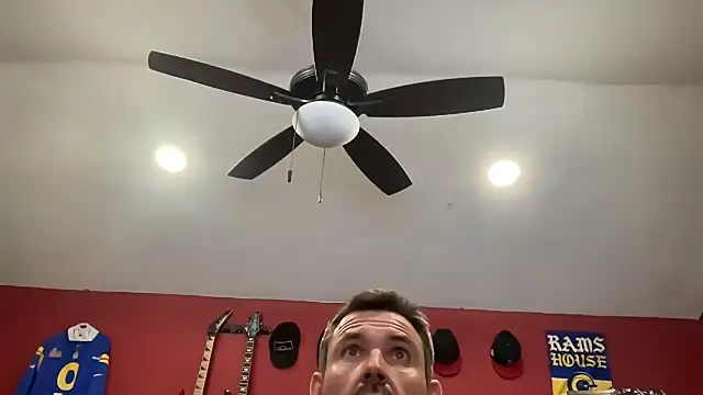 bossdj2025 Show in webcam
