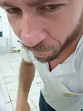 RobertoLuiz84's Live XXX Chat