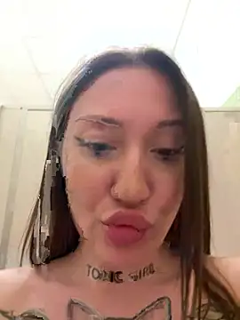 SaintSquirt's Live XXX Chat