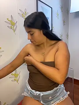 Laia_whiten Live XXX chat