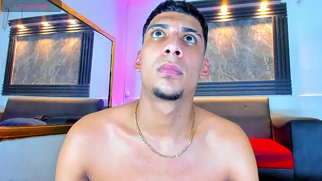 Yeff_26 élő XXX-chatje