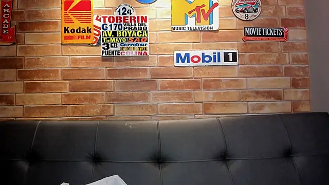 Chat +18 de foxi_xiaomi ao vivo